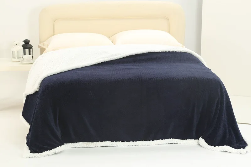 Κουβέρτα Fleece Με Sherpa Υπέρδιπλη Silk Fashion Pineapple Μπλέ 220x240
