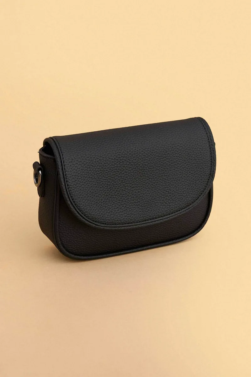 Attrattivo γυναικεία τσάντα crossbody με θήκη μπρελόκ - 9T23452 Μαύρο