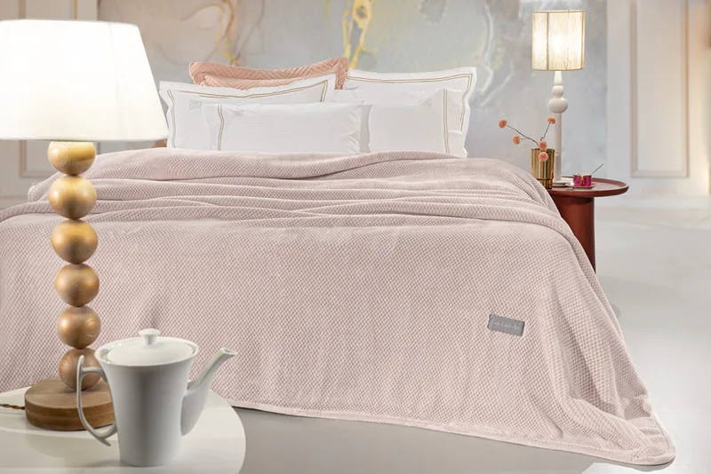 Κουβέρτα Ultrasoft Ζακάρ Υπέρδιπλη 220x240εκ. Cheval Pudra Guy Laroche (Ύφασμα: Polyester, Χρώμα: Ροζ, Μέγεθος: Υπέρδιπλα) - Guy Laroche - 5206480667534