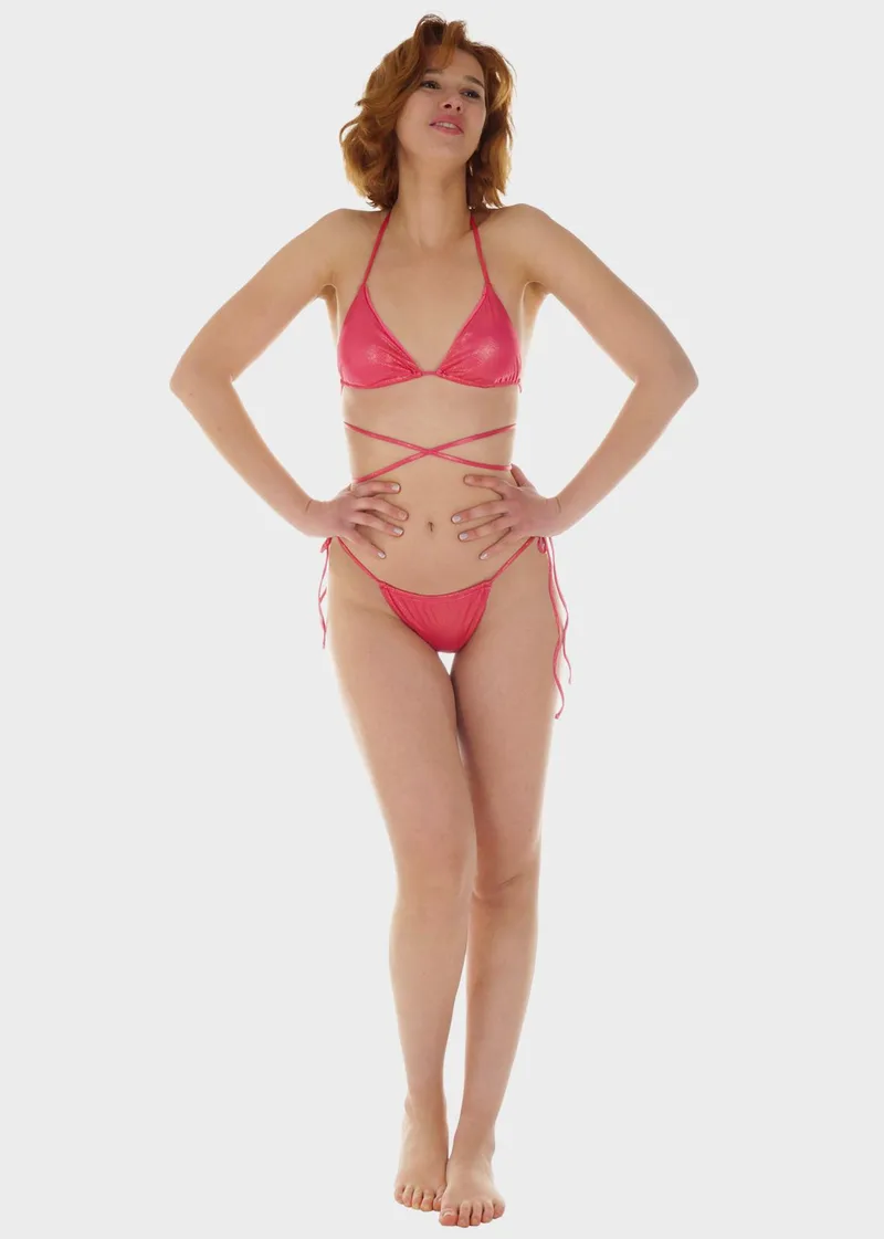 Γυναικείο σετ μαγιό bikini τριγωνάκι αποσπώμενη επένδυση slip παρτό πλαϊνά κορδονάκια.Καλύπτει B Cup. ΡΟΖ