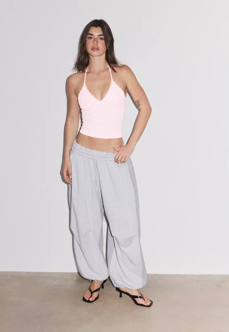 Stradivarius Τοπ Με Δαντέλα Και Λαιμόκοψη Halter Παστέλ Ροζ L