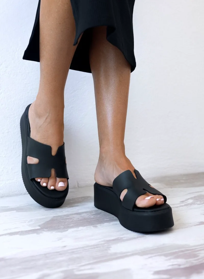 Estil Leather Flatform Sandals with Cut-outs - 252 - Black