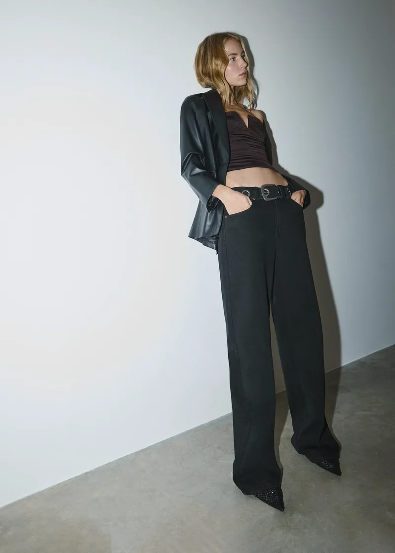Stradivarius Crop Τοπ Με Σούρες Και V Λαιμόκοψη Μαύρο Xl