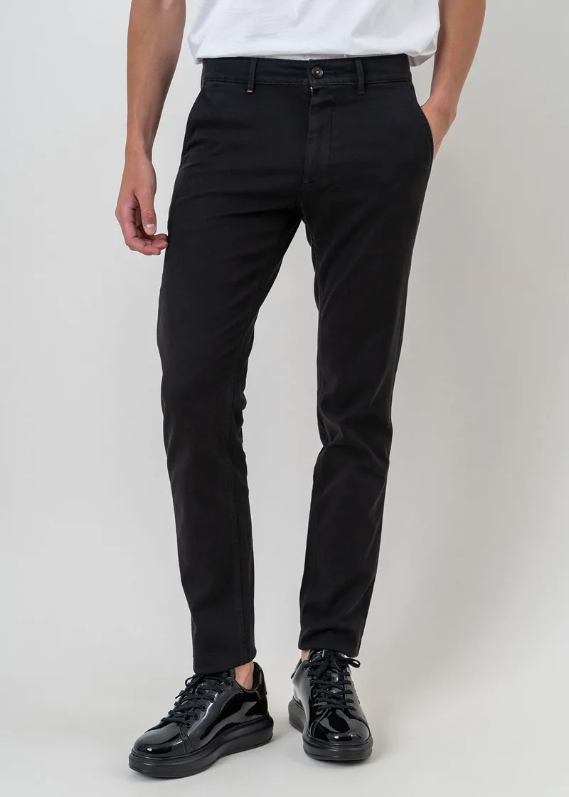 BOSS Υφασμάτινο Παντελόνι της σειράς Chino - 50495292 001 Black