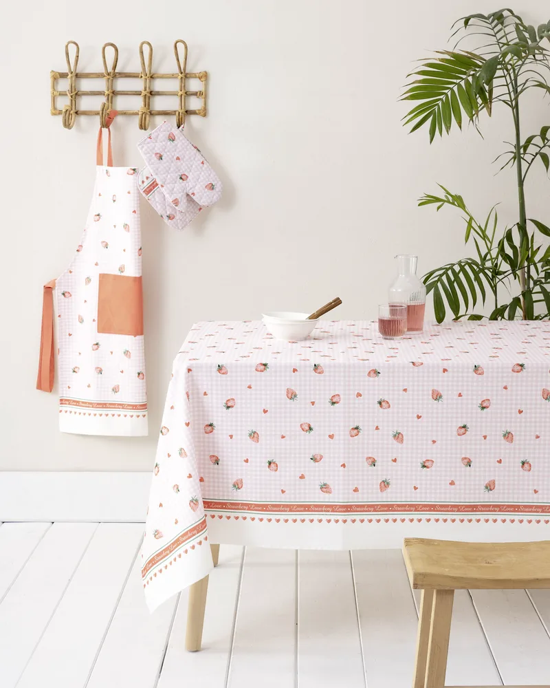 Τραπεζομάντηλο Nima Strawberry Love Ροζ 140x240