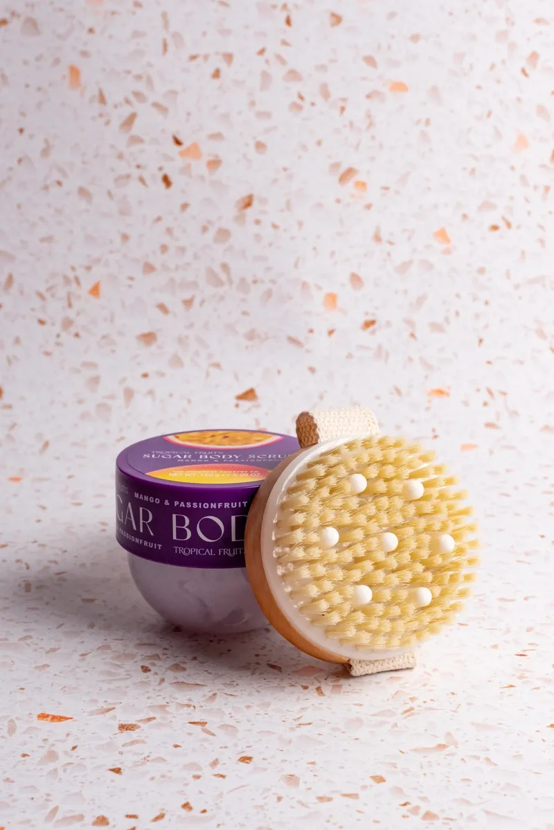 Tropical Fruit Mango & Passionfruit 150gr Body Scrub & Brush Set