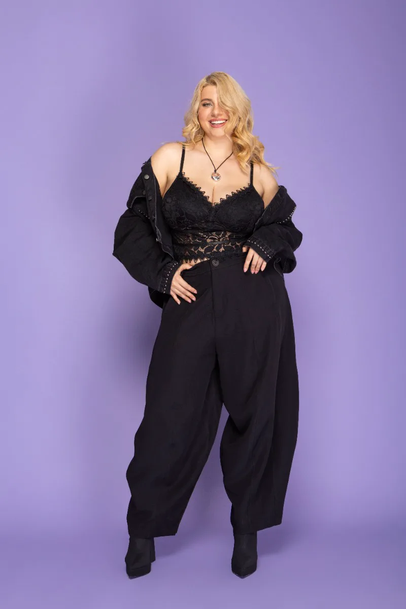 Παντελόνι Barrel με νερβιρ σε μαύρο χρώμα plus size