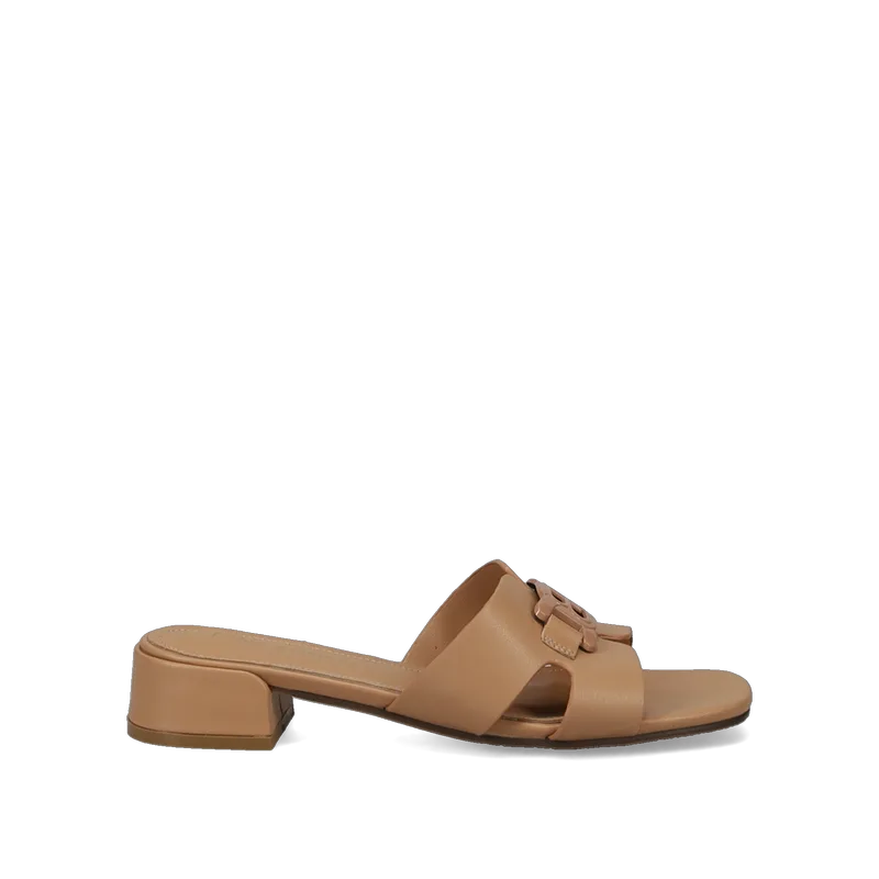 Μπεζ mule πέδιλο