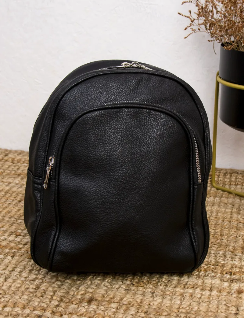 Γυναικείο μαύρο οβάλ Backpack δερματίνη CK5692