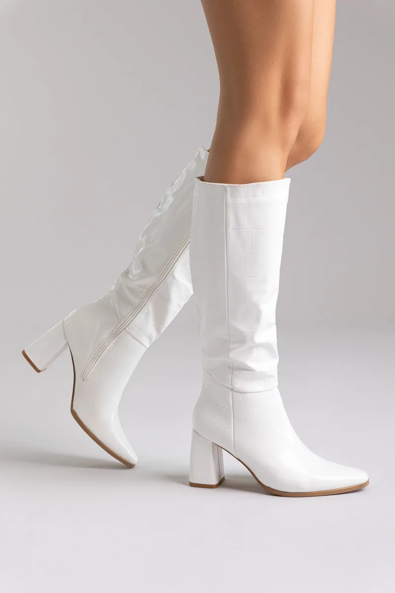 Ideal shoes Pointed Toe Boots Block Heel - 6375A - White Croc