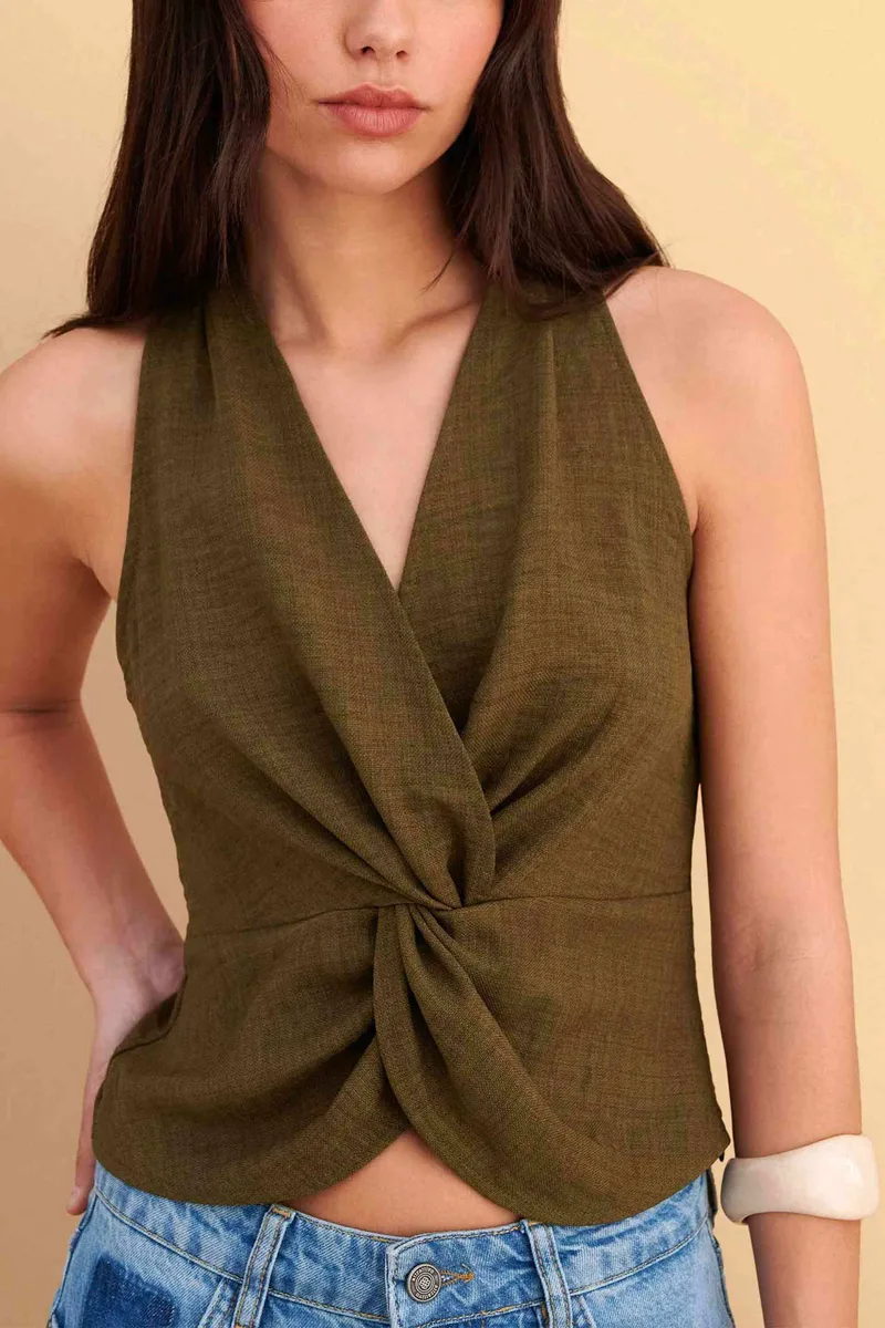 Attrattivo γυναικείo αμάνικο τοπ με halter neck μονόχρωμο - 91014462 Λαδί