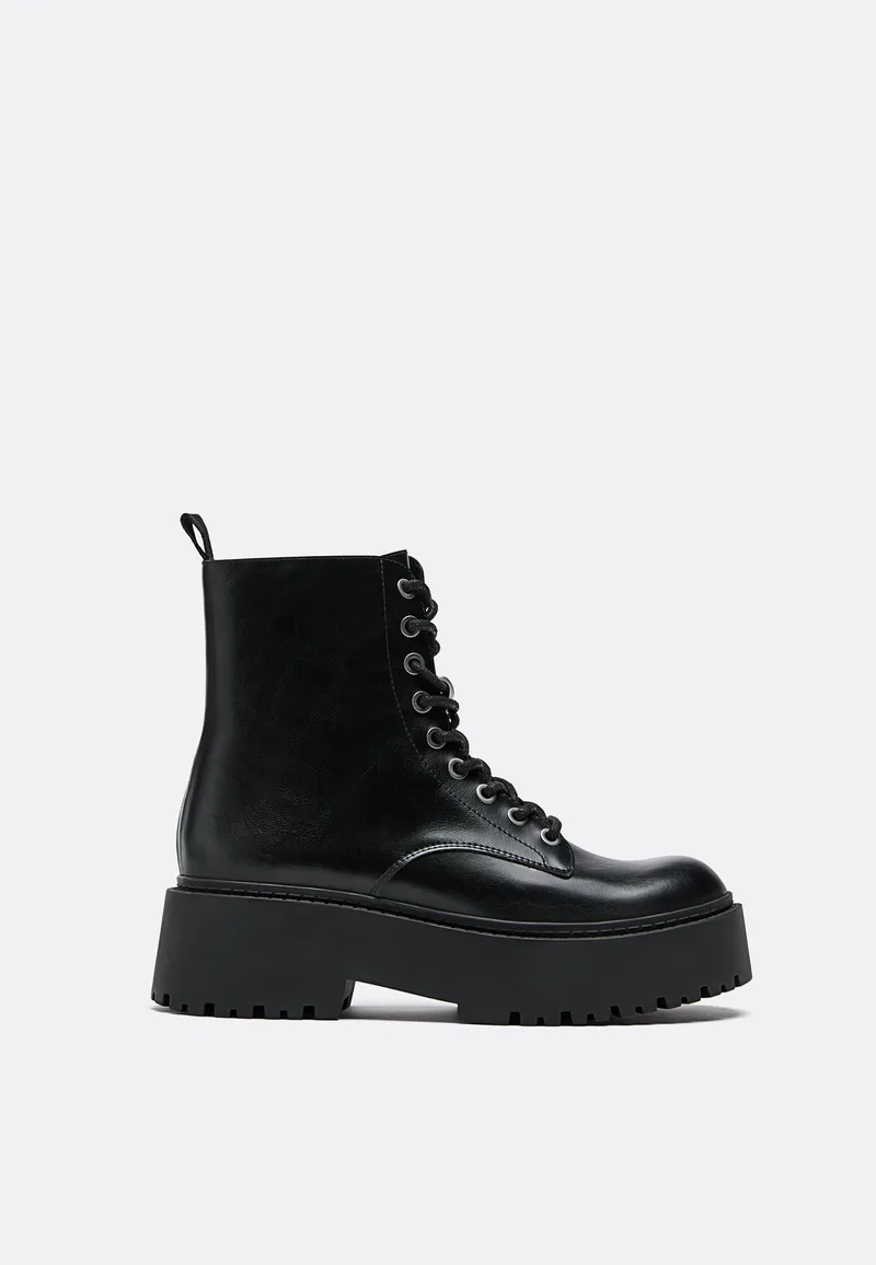 Stradivarius Flat Μποτάκια Με Κορδόνια Μαύρο 40