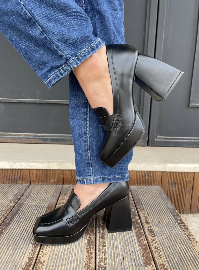 Γόβες τύπου loafers με χοντρό τακούνι - Μαύρο