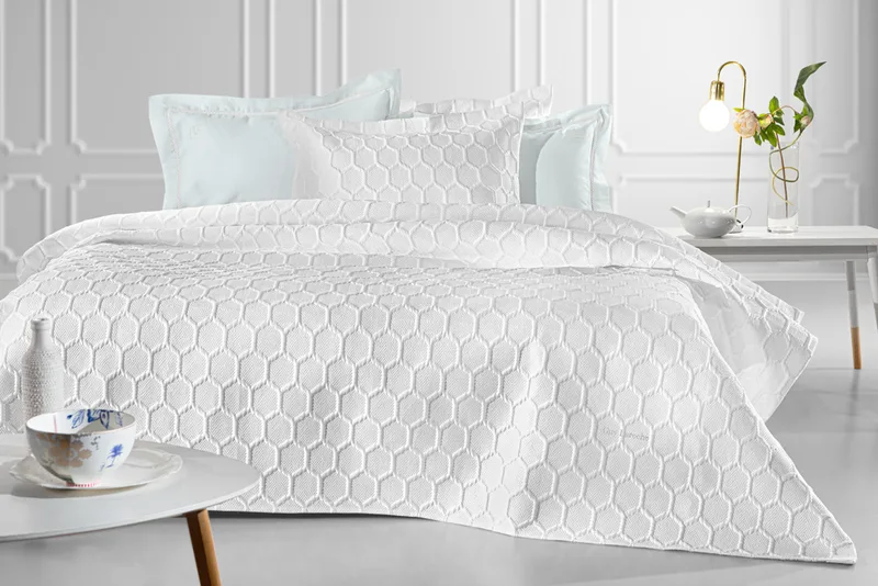Σετ Κουβερλί Microsatin King Size 250x240εκ. Hive White Guy Laroche (Ύφασμα: Βαμβακοσατέν, Χρώμα: Λευκό, Μέγεθος: King Size) - Guy Laroche - 5206480680069