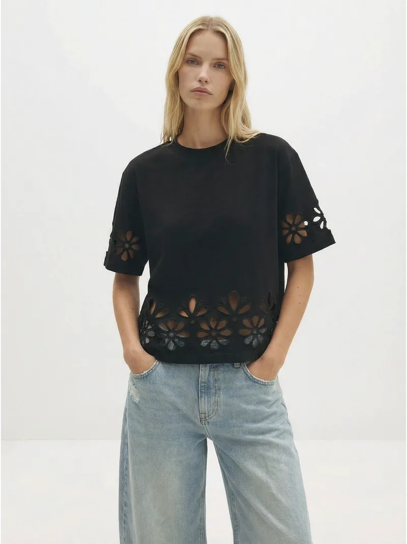 Berenice Γυναικείο T Shirt Με Floral Cut Out Λεπτομέρειες