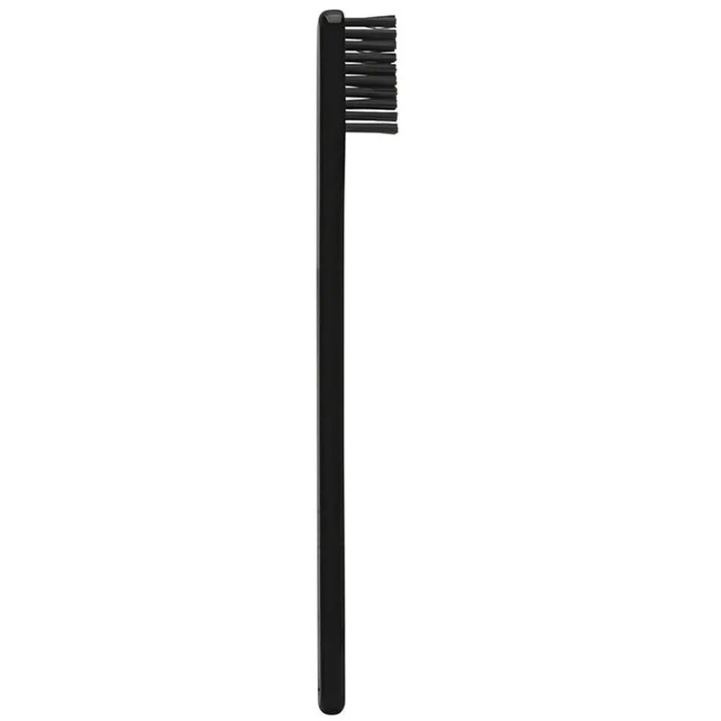 Marvis Black Medium Toothbrush Μαύρη Οδοντόβουρτσα Μέτριας Σκληρότητας με Κάλυμμα Ταξιδιού 1 Τεμάχιο