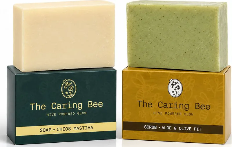 ΣΕΤ ΣΑΠΟΥΝΙ THE CARING BEE ΜΕ ΜΑΣΤΙΧΑ ΧΙΟΥ - ΣΑΠΟΥΝΙ-SCRUB ΜΕ ΑΛΟΗ ΚΑΙ ΚΟΥΚΟΥΤΣΙ ΕΛΙΑΣ