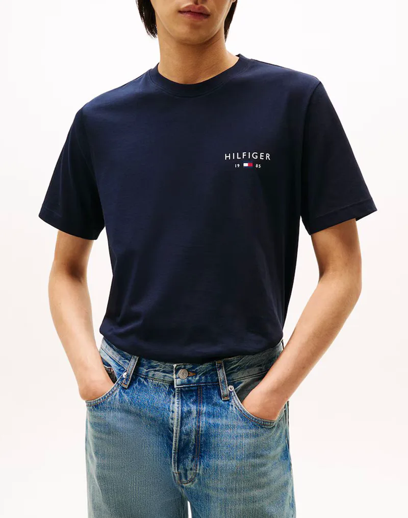 TOMMY HILFIGER BRAND LOVE SMALL HILFIGER TEE MW0MW41456-DW5 DarkBlue