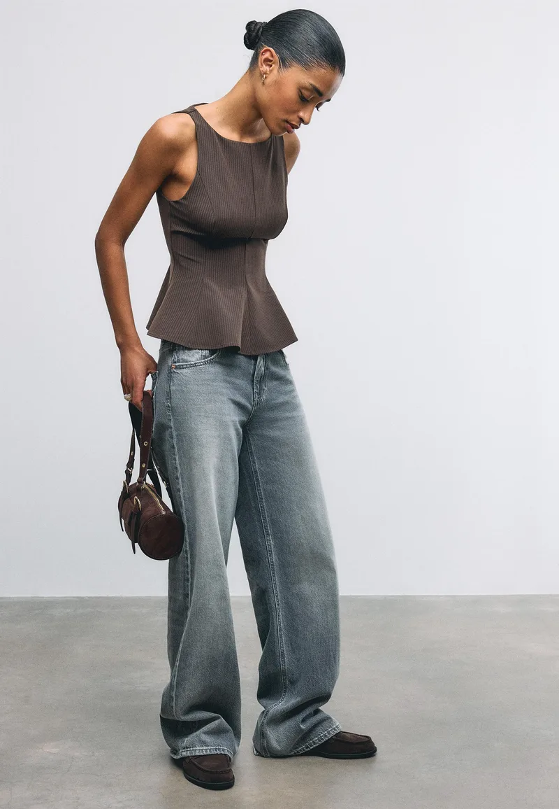 Stradivarius Αμάνικο Τοπ Peplum Καφέ L