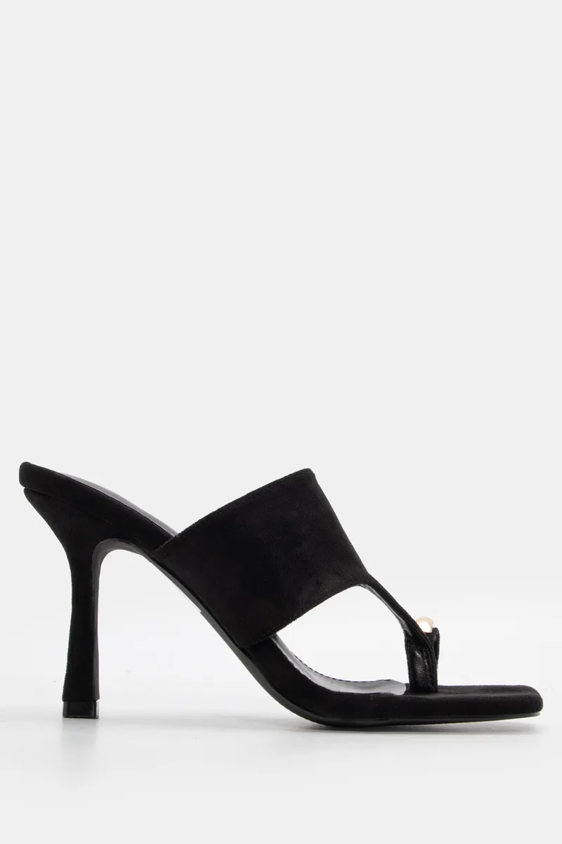 Mules Suede με Λεπτό Τακούνι και Χρυσό Toe Ring - Μαύρο