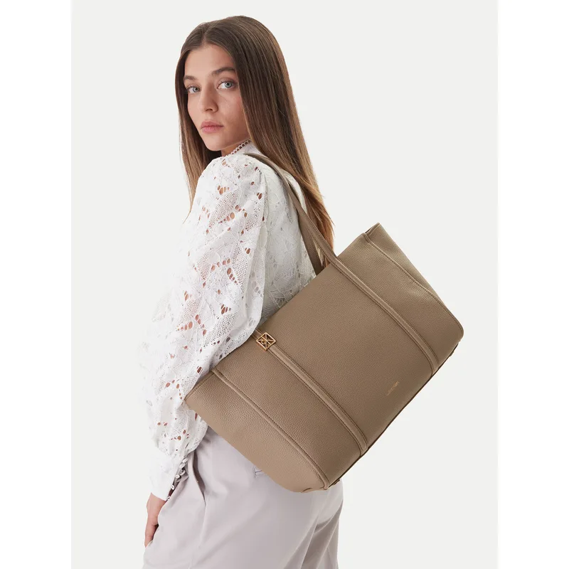 Τσάντα Calvin Klein Emblem Hw Pebble Tote LV04F3424G Μπεζ