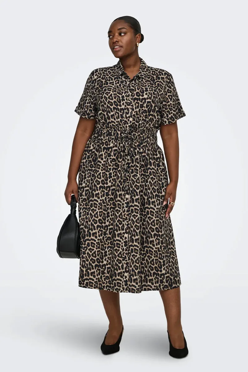 Φόρεμα σεμιζιέ σε animal print plus size