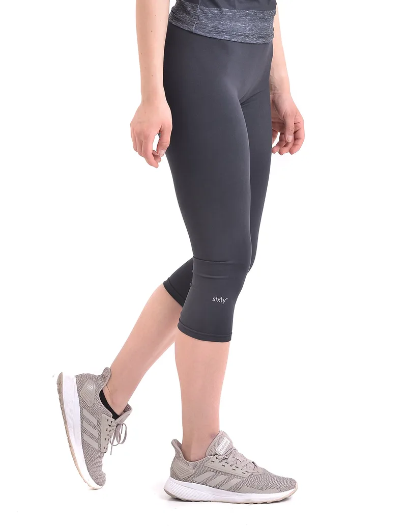 Γυναικείο κάπρι dry fit gym σε μαύρο (off black) χρώμα