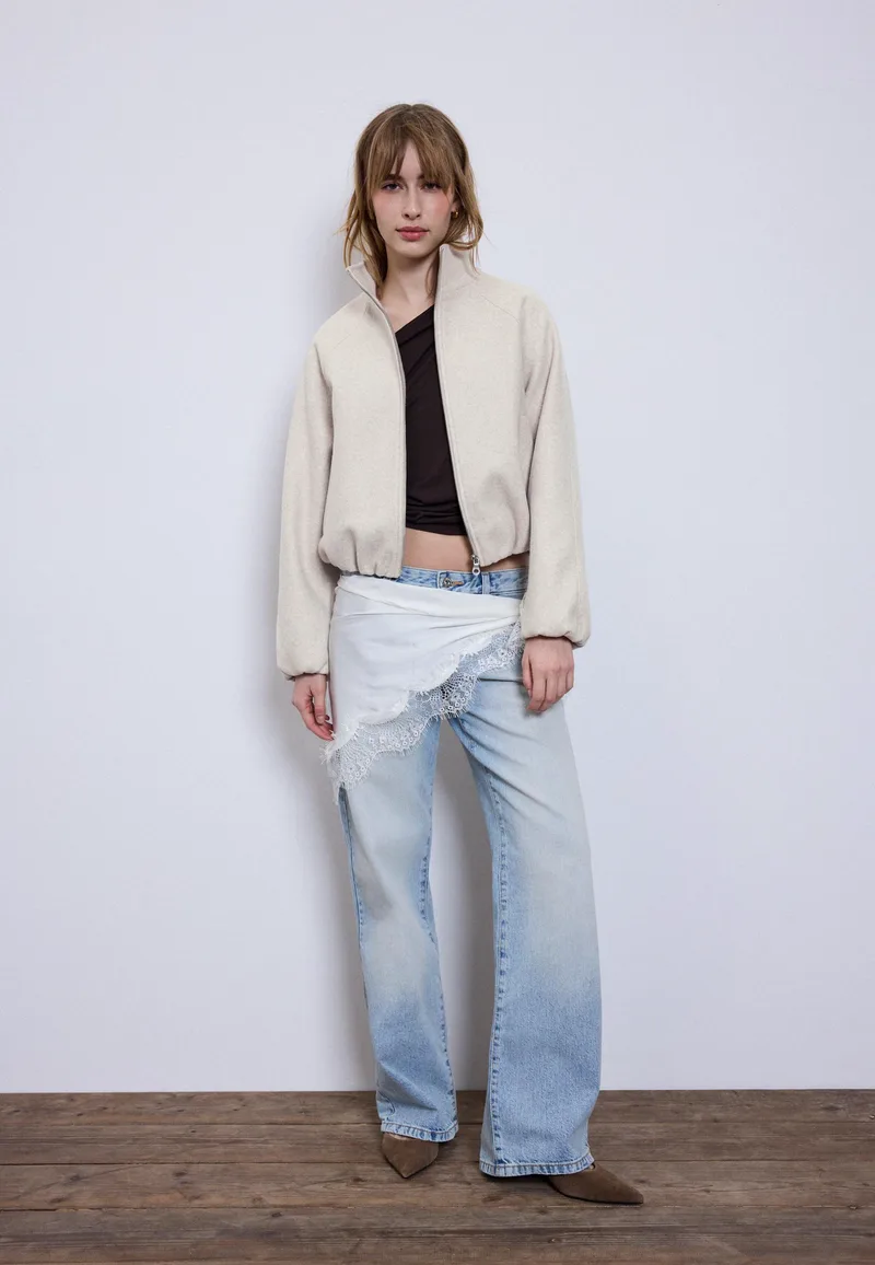 Stradivarius Bomber Τζάκετ Μπαλούν Με Απαλή Υφή Εκρού S