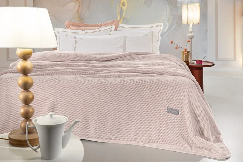 Κουβέρτα Βελουτέ Υπέρδιπλη Guy Laroche Cheval Pudra 220x240