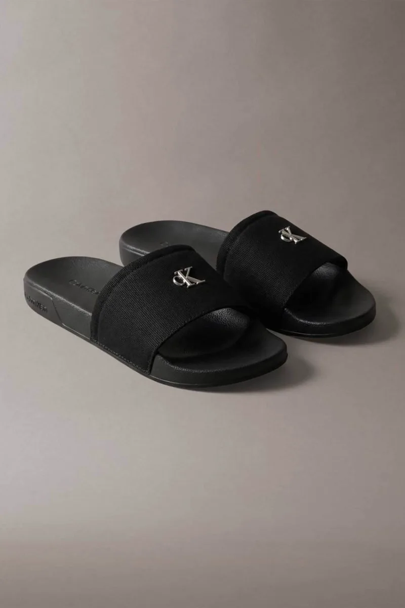Calvin Klein Jeans γυναικείες σαγιονάρες με monogram - HW0HW02960 Μαύρο