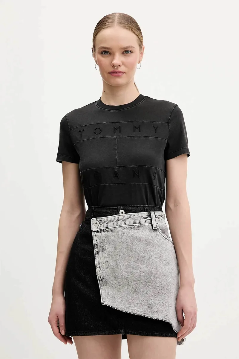 Tommy Jeans γυναικείο T-shirt με ανάγλυφο logo print Slim Fit - DW0DW22539 Μαύρο