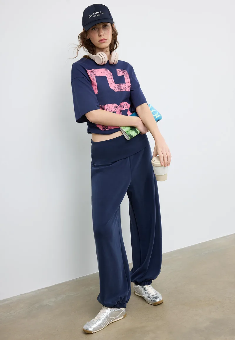 Stradivarius Crop Μπλούζα Με Σούρες Και Τύπωμα Σκούρο Μπλε Xl