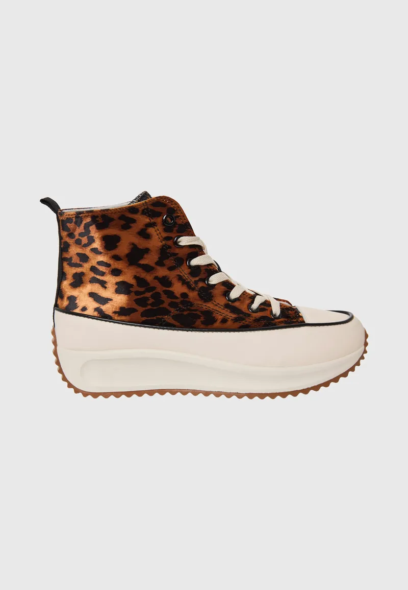 Γυναικείο sneaker με διπλή σόλα