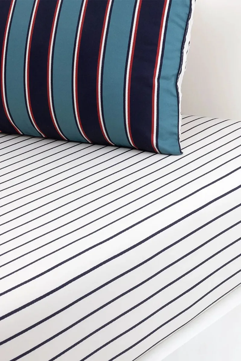 Βαμβακερό σεντόνι με λάστιχο Lacoste L BOLD 140 x 200 cm