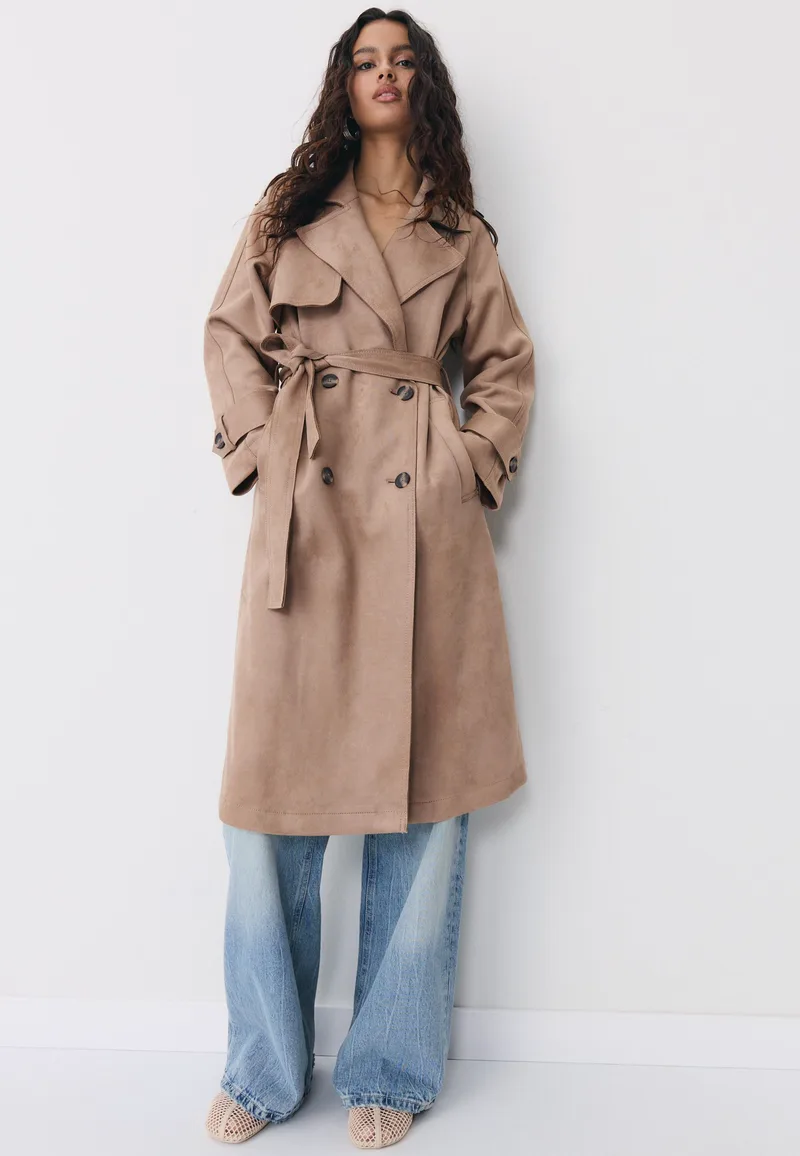 Stradivarius Μακρύ Καμπαρντίνα Με Συνθετικό Σουέντ Καραμελέ M