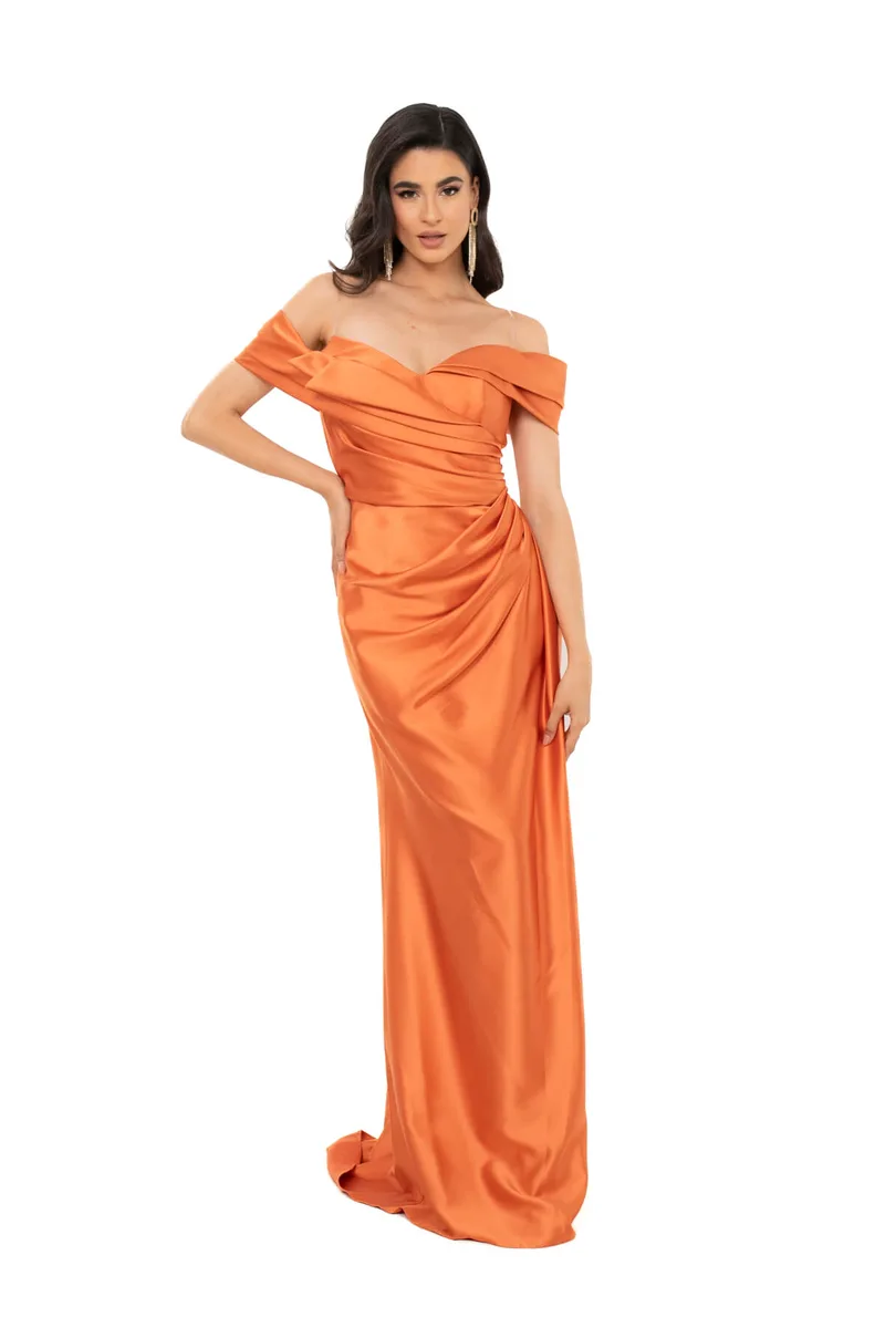 ΦΟΡΕΜΑ OFF SHOULDER ΣΑΤΕΝ ΜΑΚΡΥ ΜΕ ΣΚΙΣΙΜΟ CARAMEL ΠΟΡΤΟΚΑΛΙ