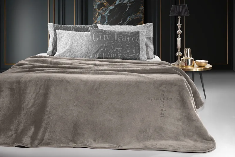 Κουβέρτα Βελουτέ Μονή Guy Laroche Logo Vison 160x220