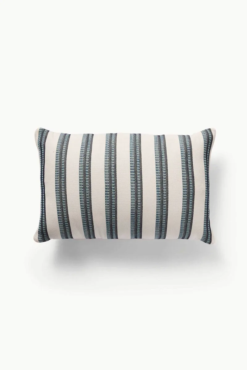 Coincasa διακοσμητικό μαξιλάρι με ριγέ σχέδιο 55 x 35 cm - 006813283 Λευκό - Μπλε