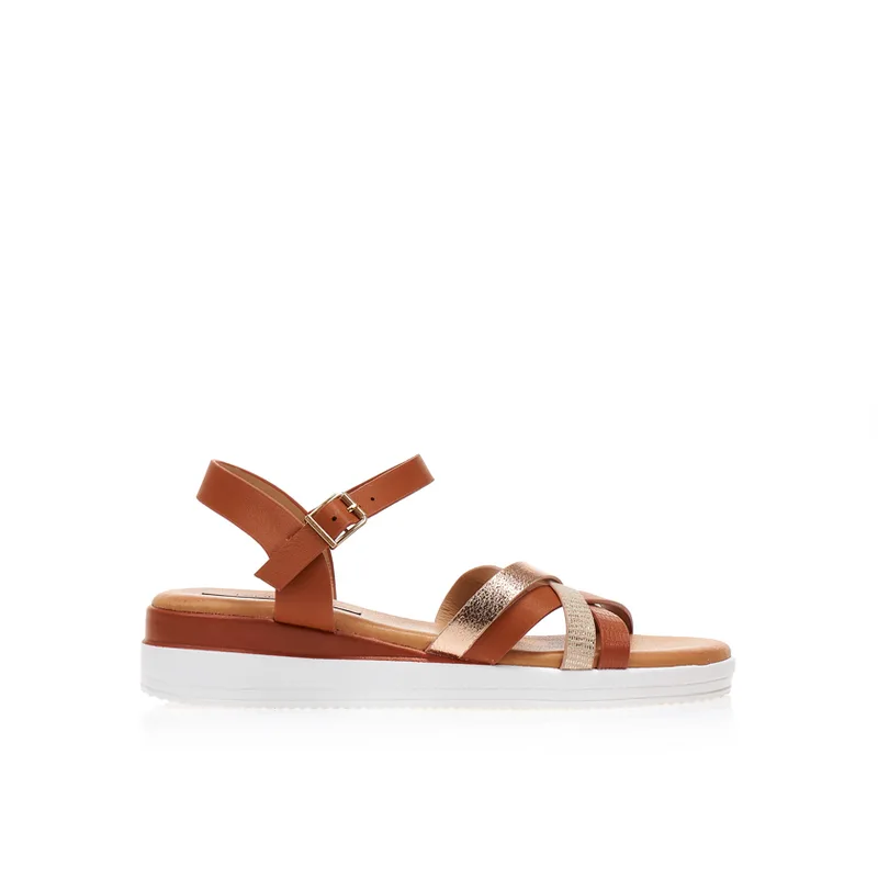 Flatforms κάμελ δερματίνη με μπρονζέ χιαστί λουράκια ΚΑΜΕΛ