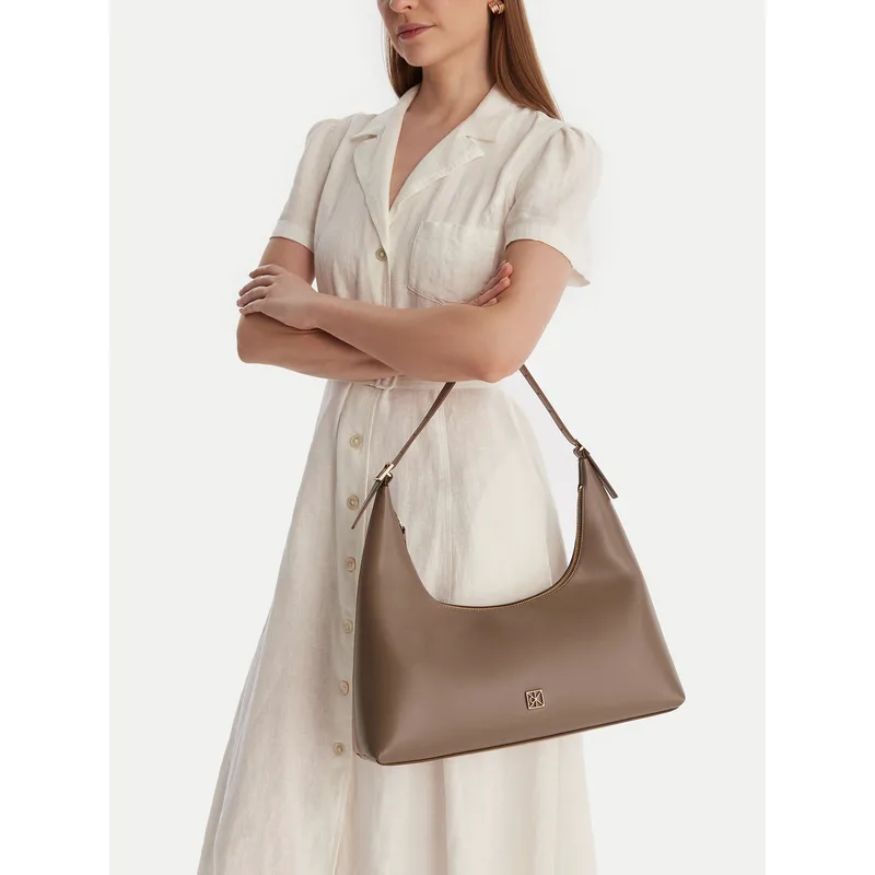 Τσάντα Calvin Klein Emblem Hw Lthr Shoulder Bag LV04F3262G Μπεζ