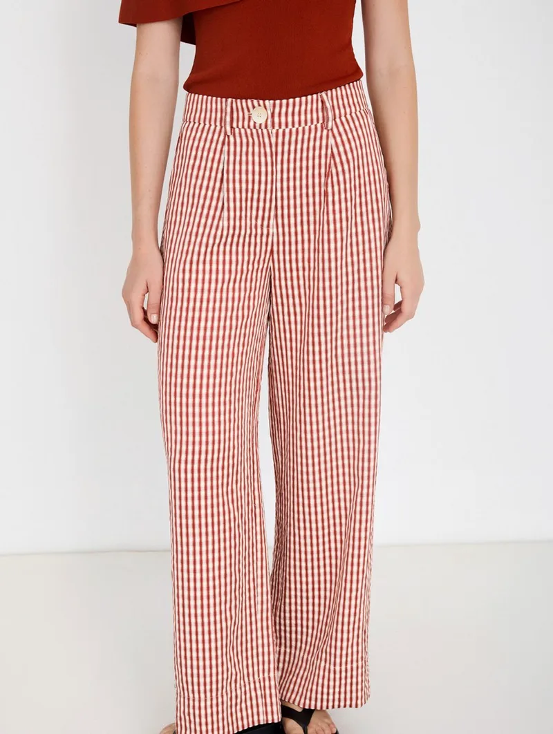 Skatie Γυναικείο Παντελόνι Straight Fit Με Gingham Καρό Και Πιέτα Μπροστά