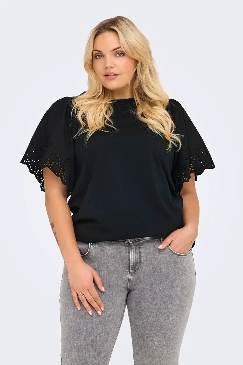 T-shirt με balloon δαντελένια μανίκια σε μαύρο χρώμα plus size