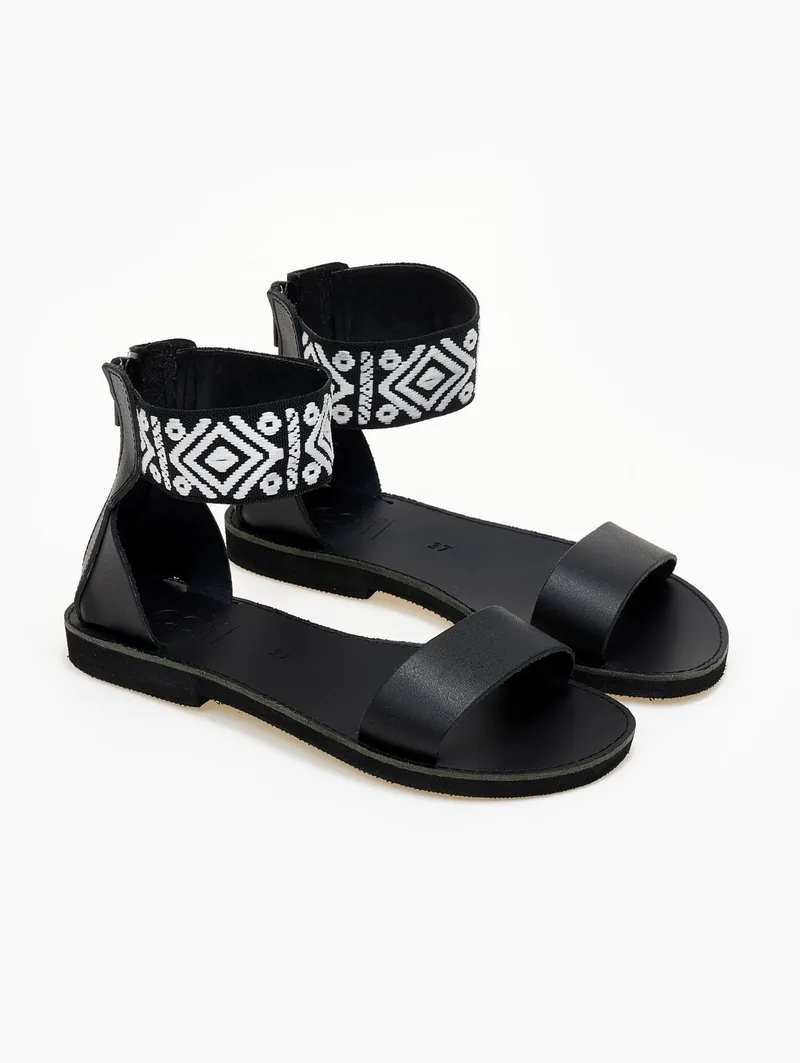 Estil Leather Sandals with Boho Strap - 403 - Black