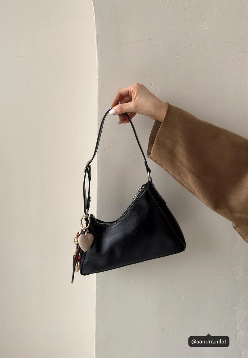 Stradivarius Μικρή Τσάντα Ώμου Με Ακανόνιστο Σχήμα Μαύρο Os