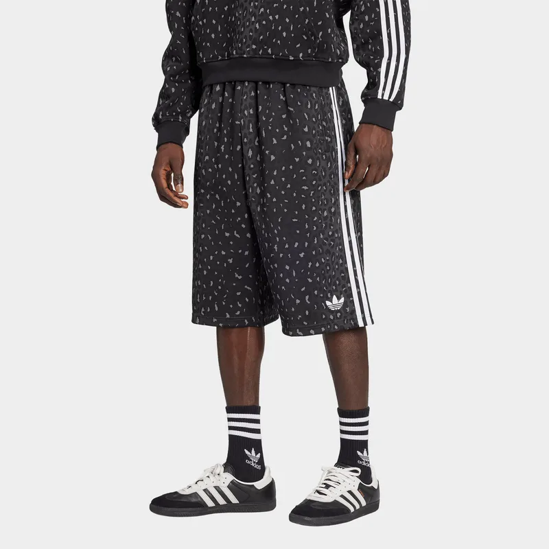 adidas Originals Leo Oversized Shorts (9000242629_1469)