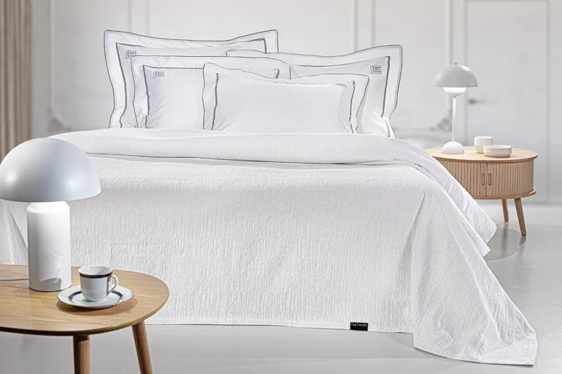 Κουβέρτα King Size Guy Laroche Diana White 260x250