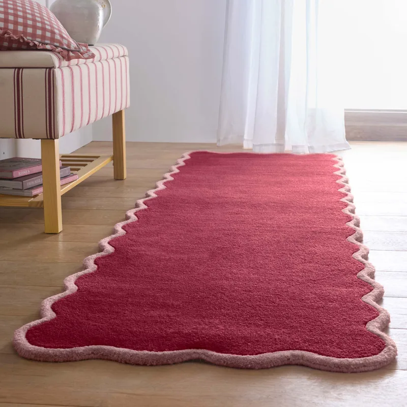Scalloped Elsie Coral/Lilac Runner