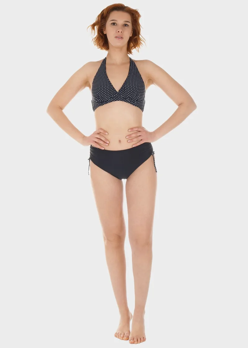 Γυναικείο σετ μαγιό bikini φαρδύ τριγωνάκι με μπανέλα slip κανονική γραμμή.Καλύπτει C-D Cup ΜΑΥΡΟ