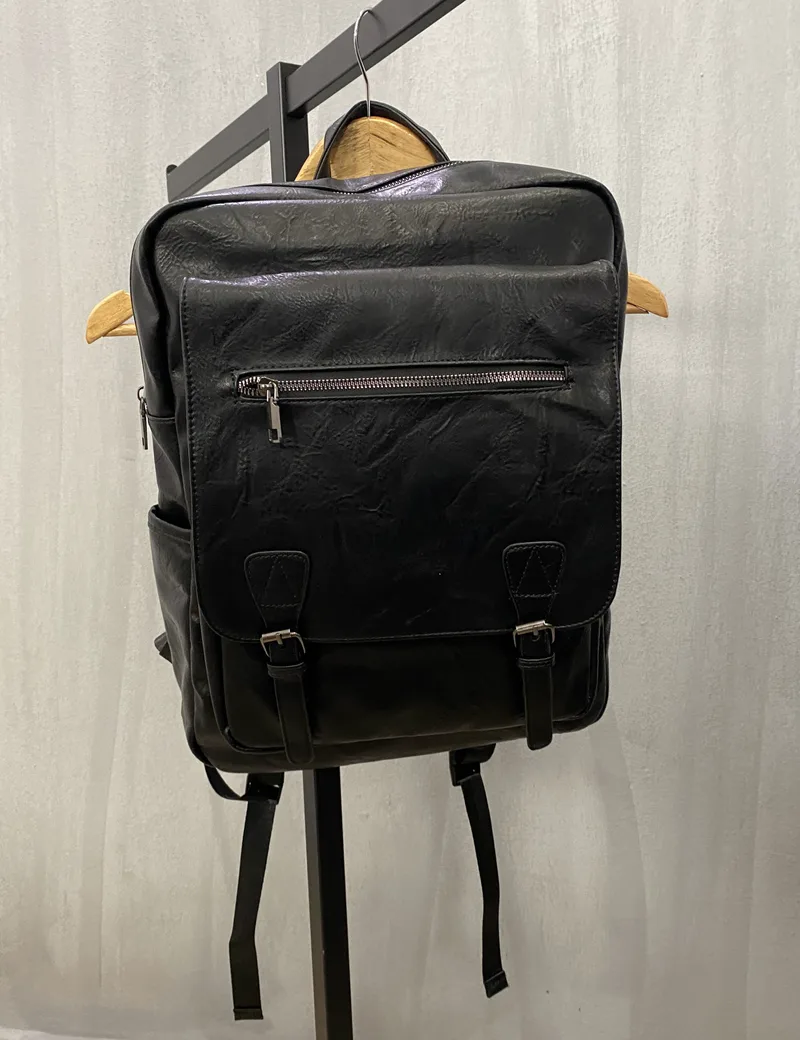 Ανδρικο μαύρο Back Pack δερματίνη με εξωτερική τσέπη B9640105M