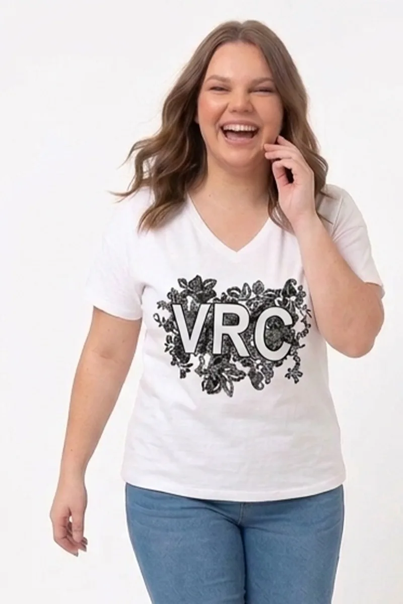 T-shirt με τύπωμα "VRC" σε λευκό χρώμα plus size